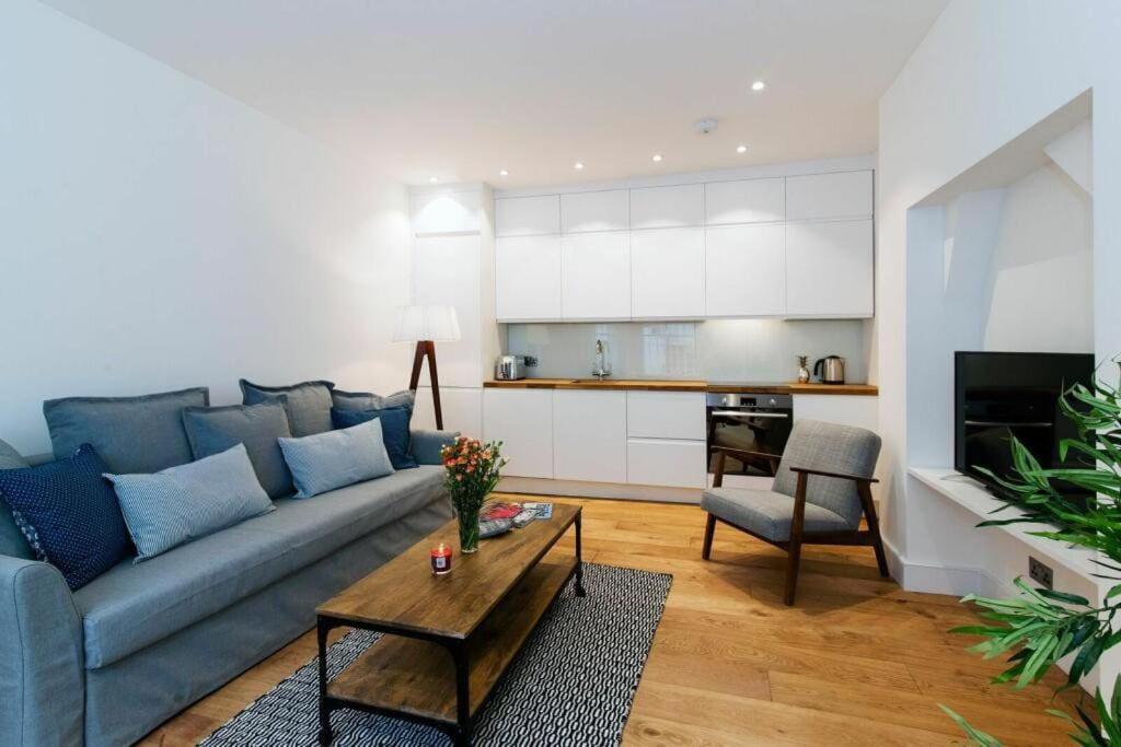 Charming Stylish One-Bedroom Apartment ลอนดอน ภายนอก รูปภาพ
